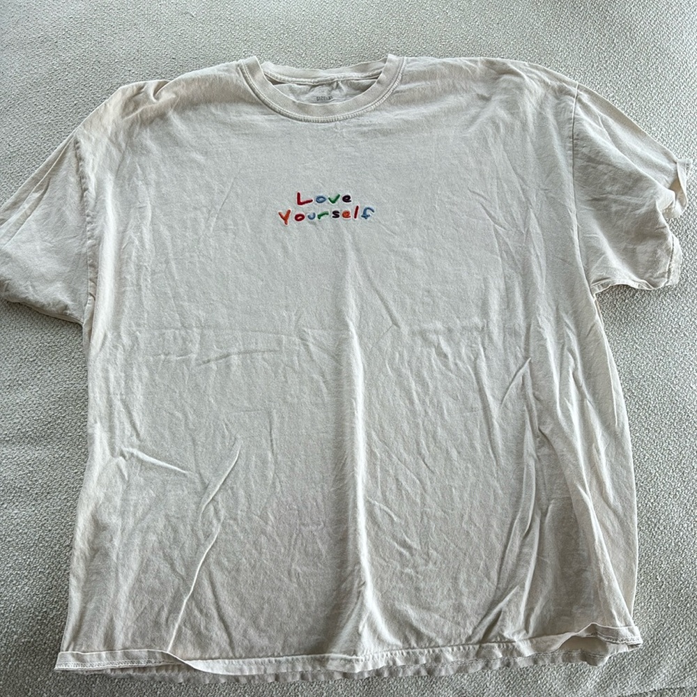 XL Urban outfitters “love yourself” t shirt